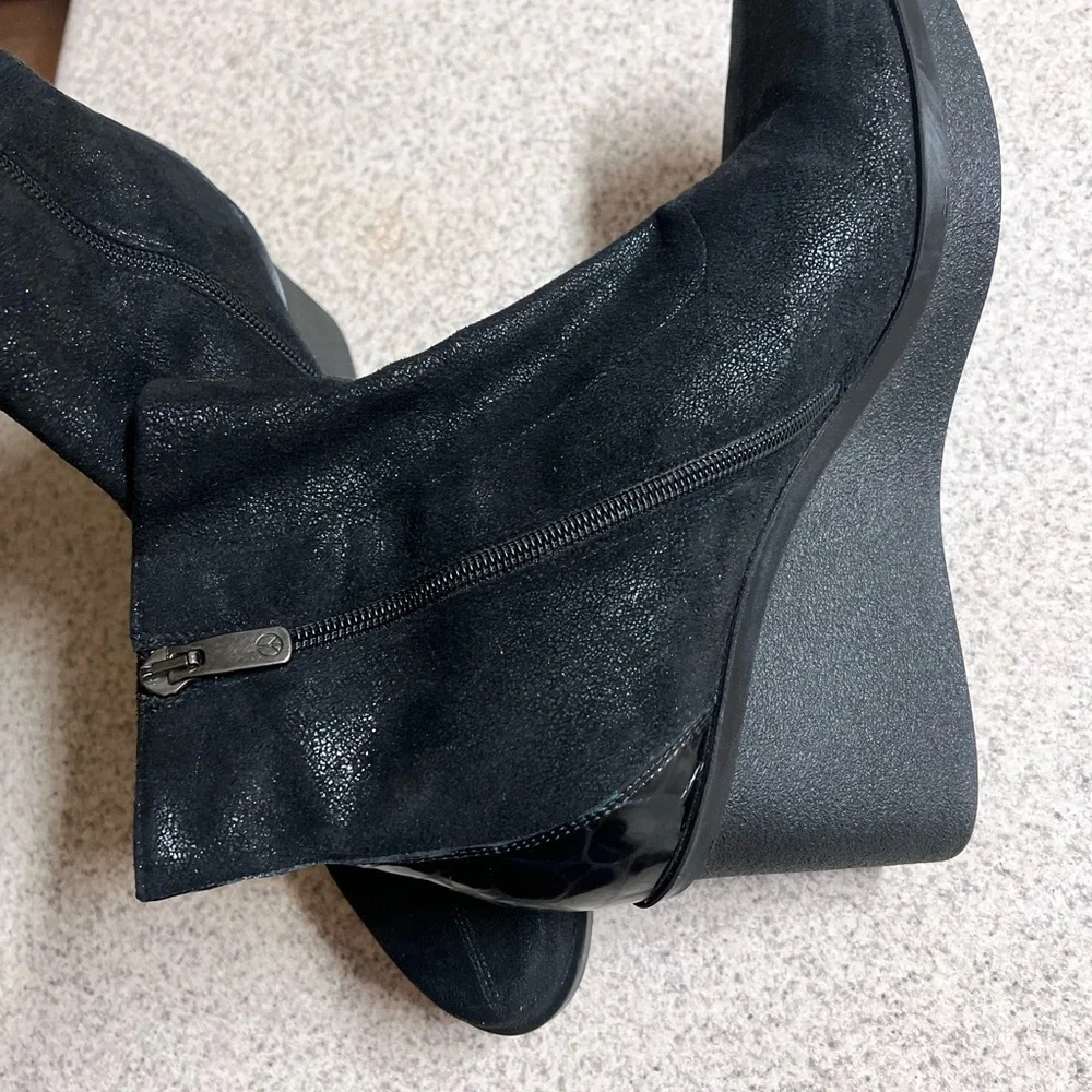 Donald J. Plainer Black Wedge Ankle Boots size 10